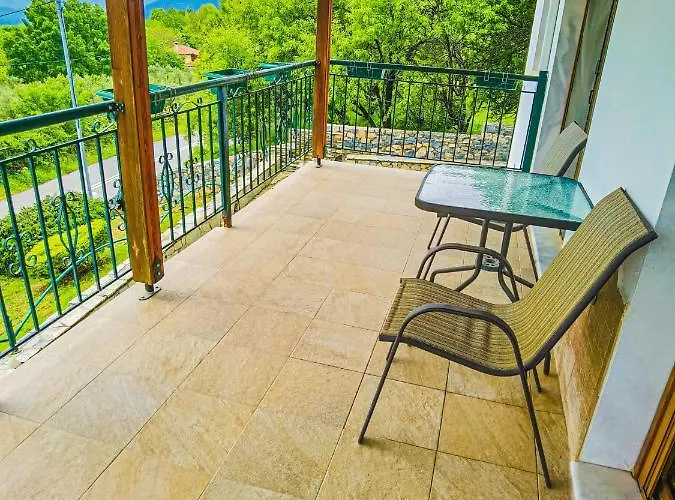 Etheras - Nested Between Nature By Amazing View - 5 Mins From